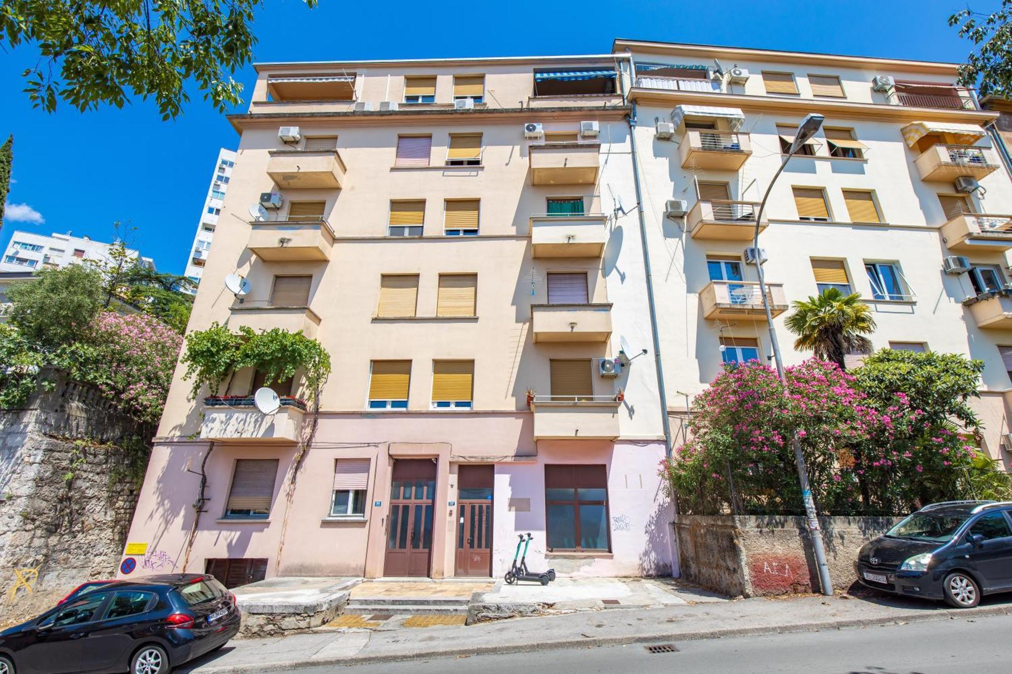 Apartment Tiziano-Belveder With Private Garage 里耶卡 外观 照片