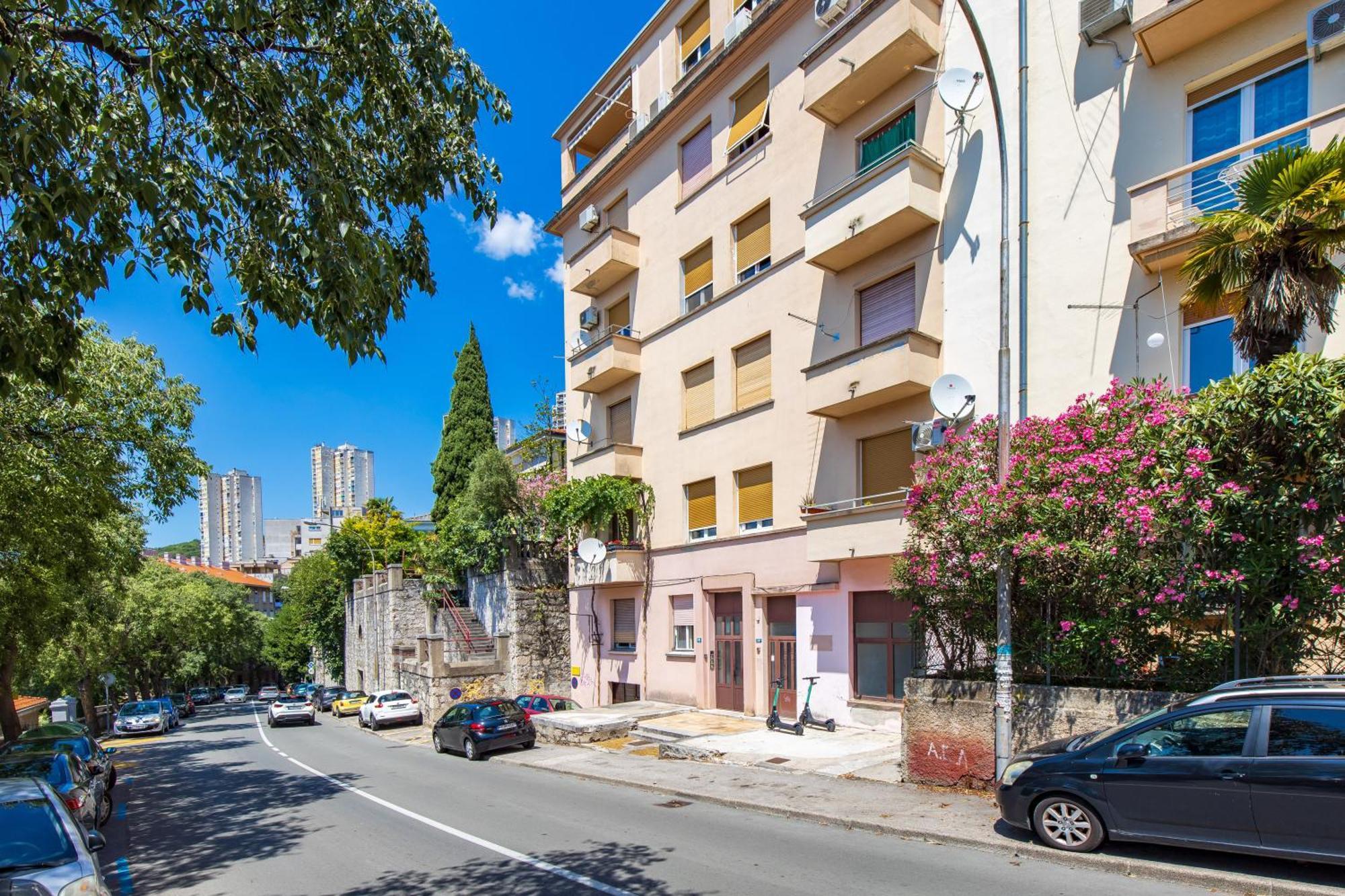 Apartment Tiziano-Belveder With Private Garage 里耶卡 外观 照片